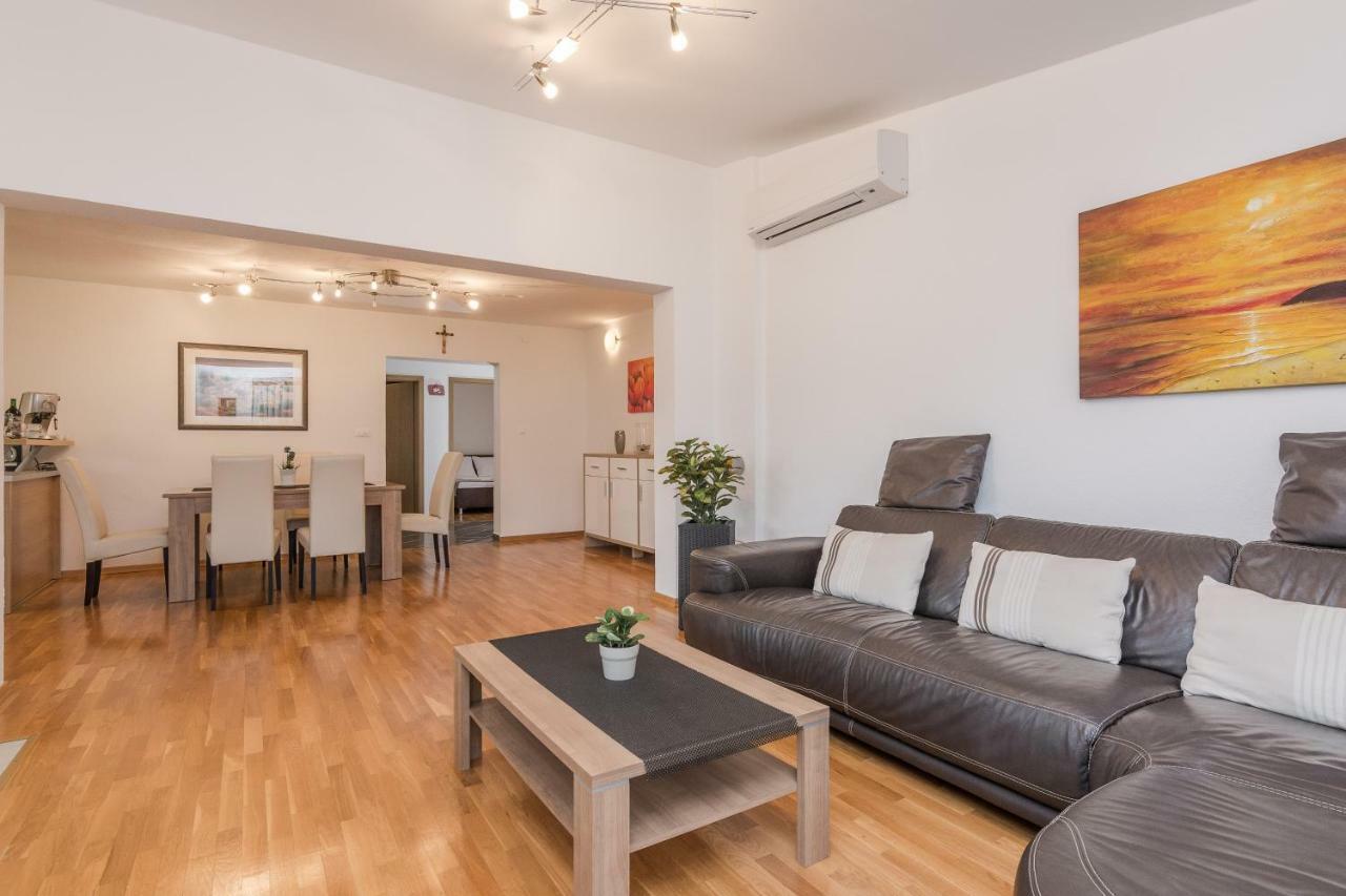 Apartment Natalie Sea View With 3 Bedrooms And Everything Is Air-Conditioned Sali Esterno foto