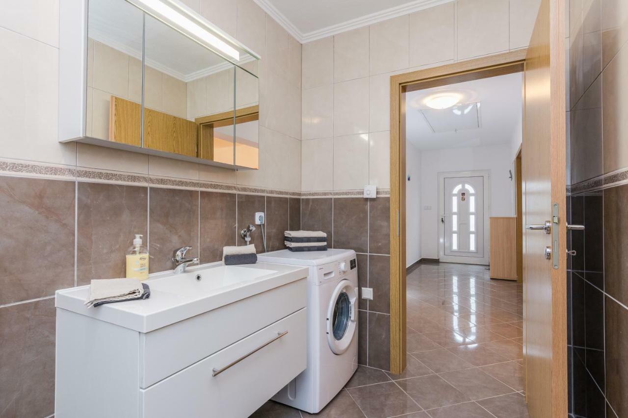 Apartment Natalie Sea View With 3 Bedrooms And Everything Is Air-Conditioned Sali Esterno foto